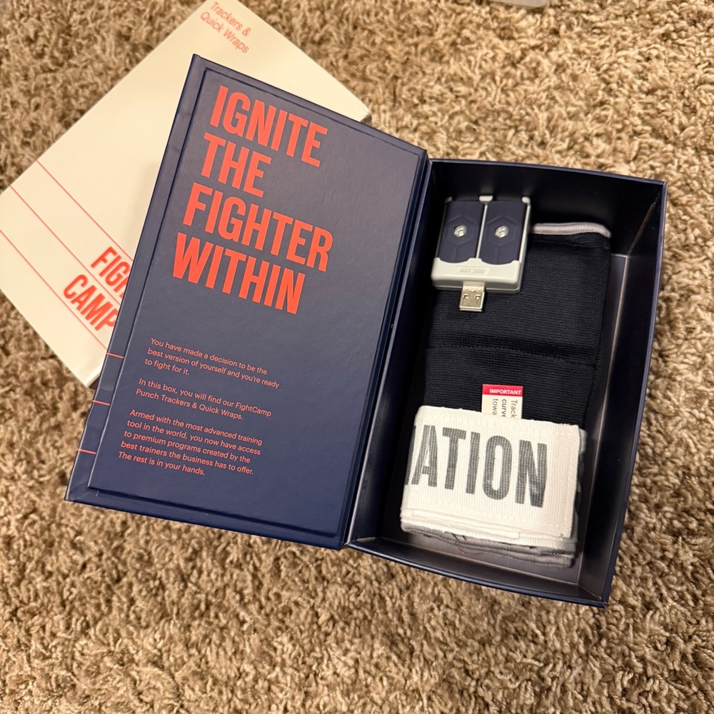 Gen 1 Fight Camp tracker, charger, and quick wraps sz small